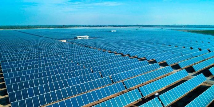 paneles-solares-750x375-1-696x348