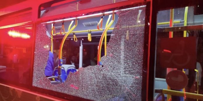 Barre-de-Fer-contre-un-bus-Hatzala-Lelo-Gvoulot-750x375