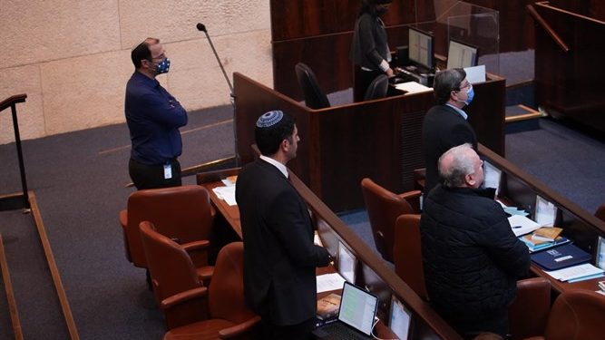 Minute-de-silence-Knesset-Dany-Shem-Tov-pp-Knesset-667x375