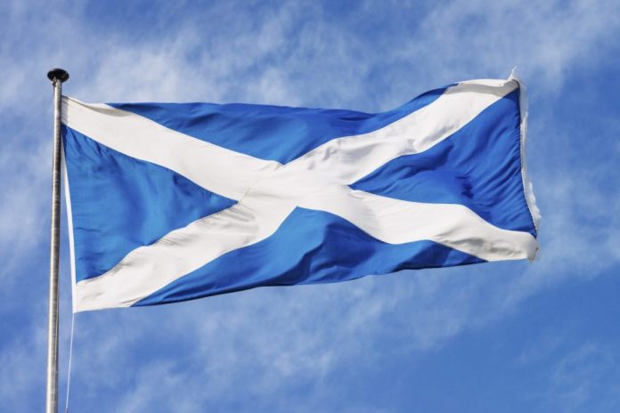 drapeau-ecosse-flottant-1024x683