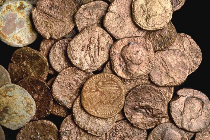 Hoard-of-coins-from-the-Roman-period.-696x464