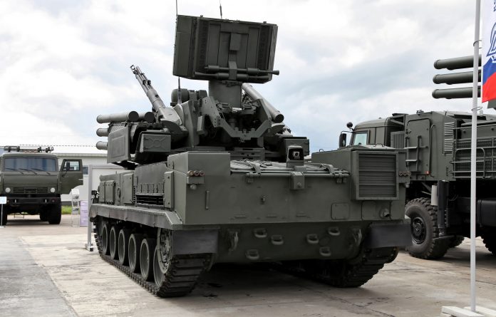 Pantsir-S1_(tracked)_-_Engineering_Technologies_2012_-3