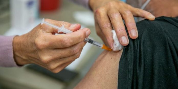 Vaccin-Corona-2-Yossi-Aloni-750x375