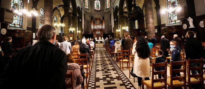 22305722lpw-22305854-article-lens-messe-catholiques-toussaint-jpg_8306679