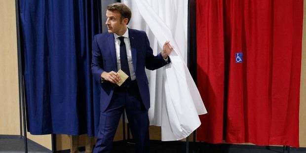 Legislatives-le-camp-de-Macron-en-difficulte-la-majorite-absolue-tres-loin-d-etre-acquise