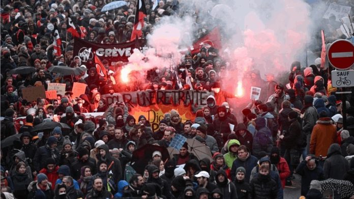 2023-01-19 21_55_18-Retraites _ _Macron met son mandat en jeu_, la réforme vue de l'étranger - L'Exp