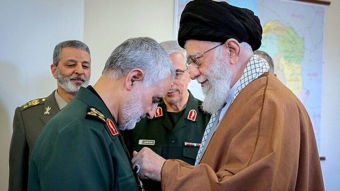 800px-Qasem_Soleimani_received_Zolfaghar_Order_from_Ali_Khamenei_1-880x495