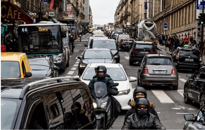 2023-03-30 13_22_51-Paris _ Anne Hidalgo veut interdire la circulation des véhicules sans motif d’ar