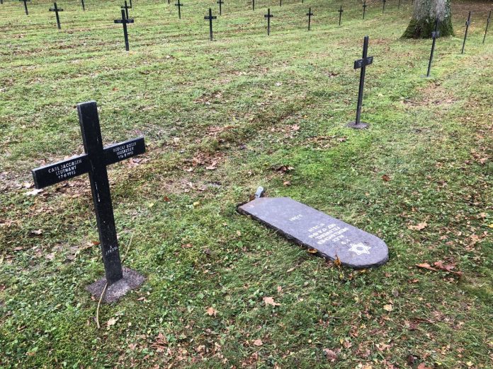 steles-juives-degradees-moulin-sous-touvent-oise