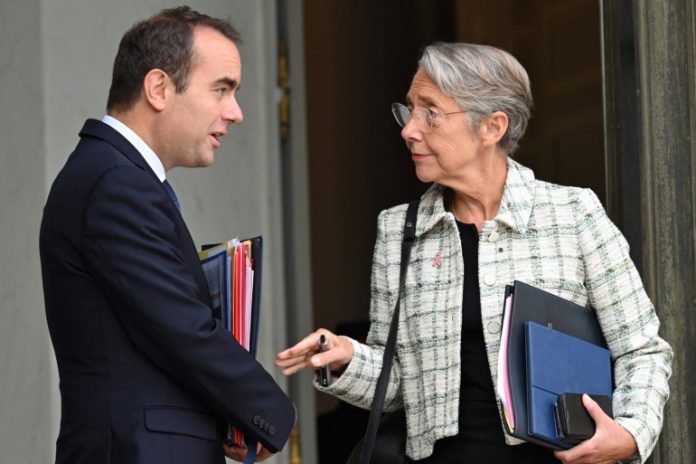 1642264-sebastien-lecornu-et-elisabeth-borne-le-4-octobre-2023