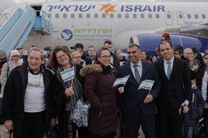 Ofir-Sofer-aliyah-flight-1320x880