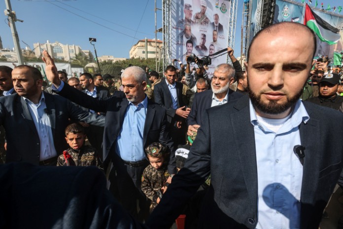 Yehya-Sinwar-in-Gaza-City-December-14-2022.-696x464