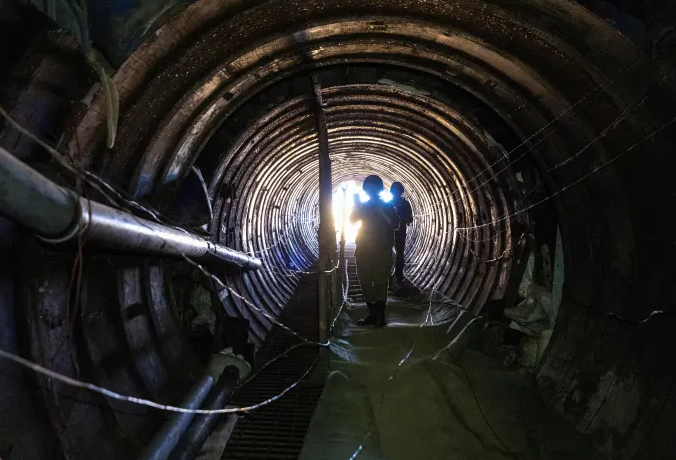 découvert_une_centaine_de_tunnels