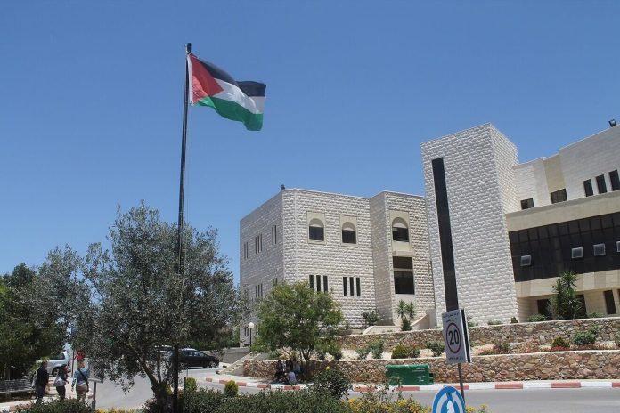 2048px-Birzeit_Universitat-1320x880
