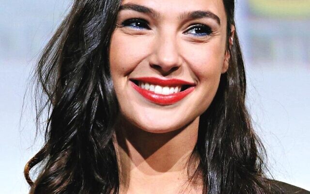 Gal_Gadot_-640x400