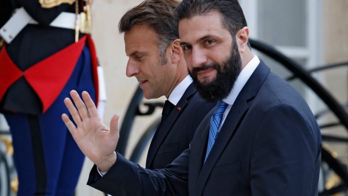 Emmanuel-Macron-recoit-le-president-syrien-par-interim-Ahmad-al-Charaa-a-l-Elysee-le-7-mai-2025-2077895