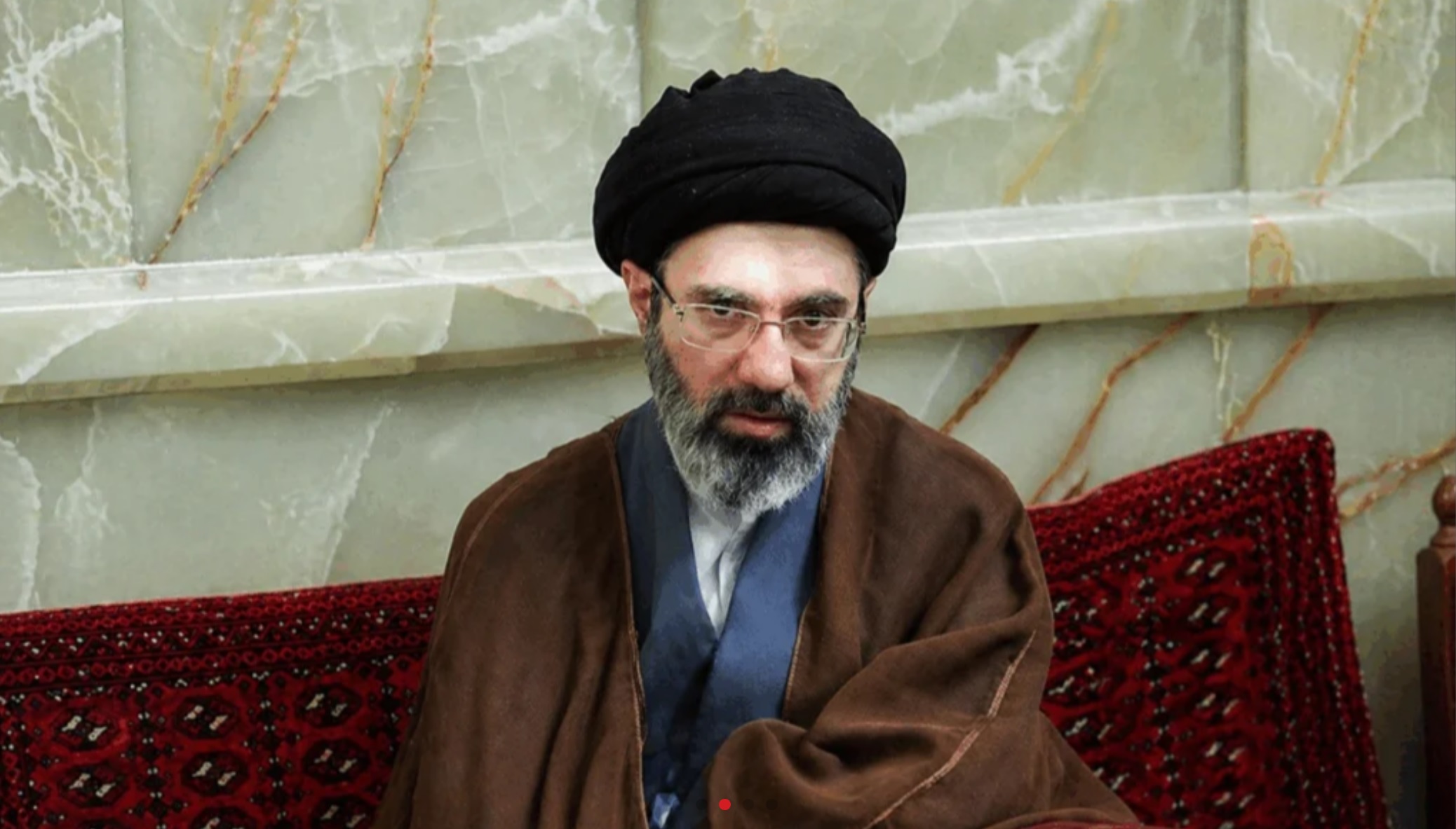 Les Iraniens manifestent à nouveau et le régime tremble